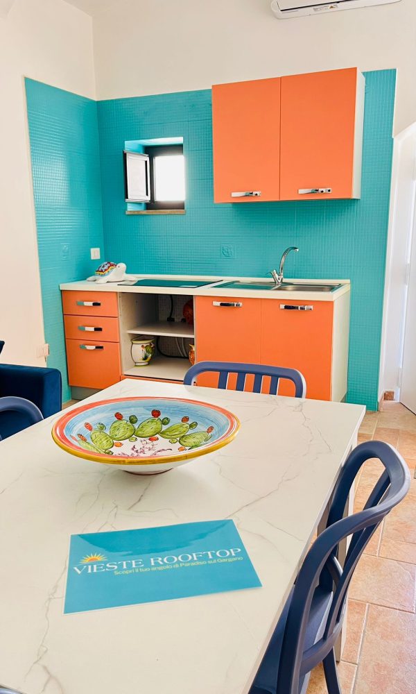tavolo-cucina-vieste-rooftop